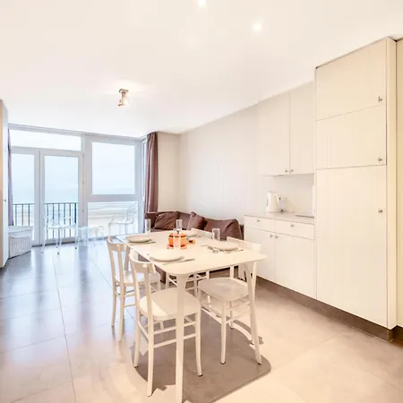 Apartment On The Coast With Beach Access, Cleaning Included Apartment