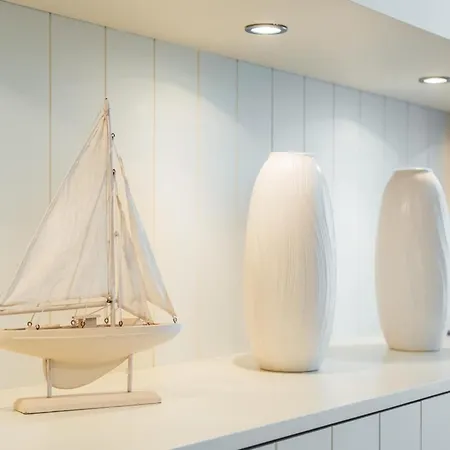 On The Coast With Access, Cleaning Included Appartement *
