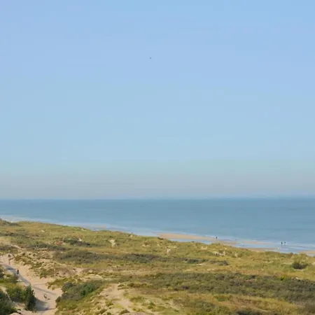 Apartment On The Coast With Beach Access, Cleaning Included Oostduinkerke