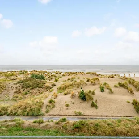 Appartement On The Coast With Access, Cleaning Included Oostduinkerke